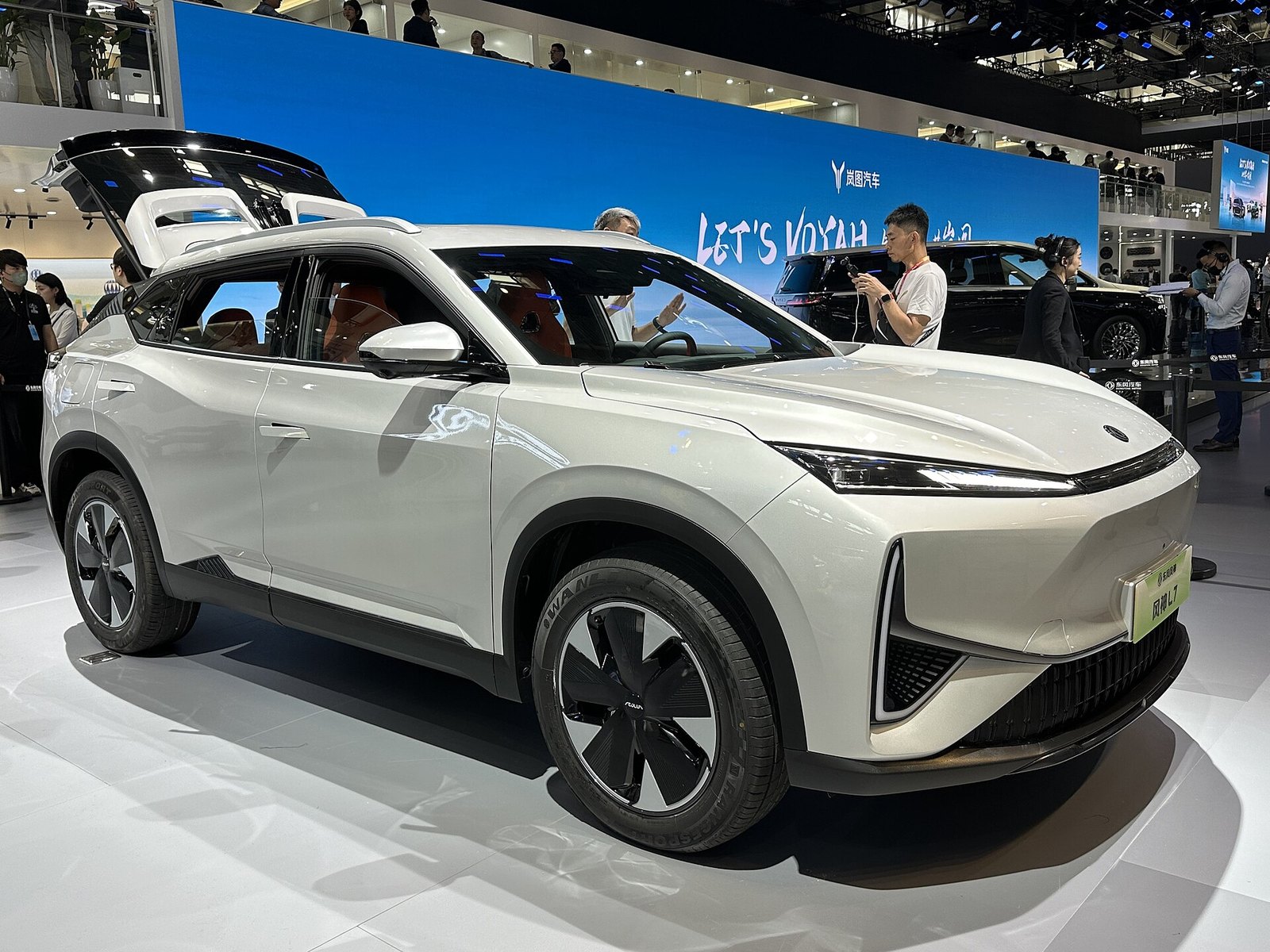 Aeolus L7 — SUV (PHEV)