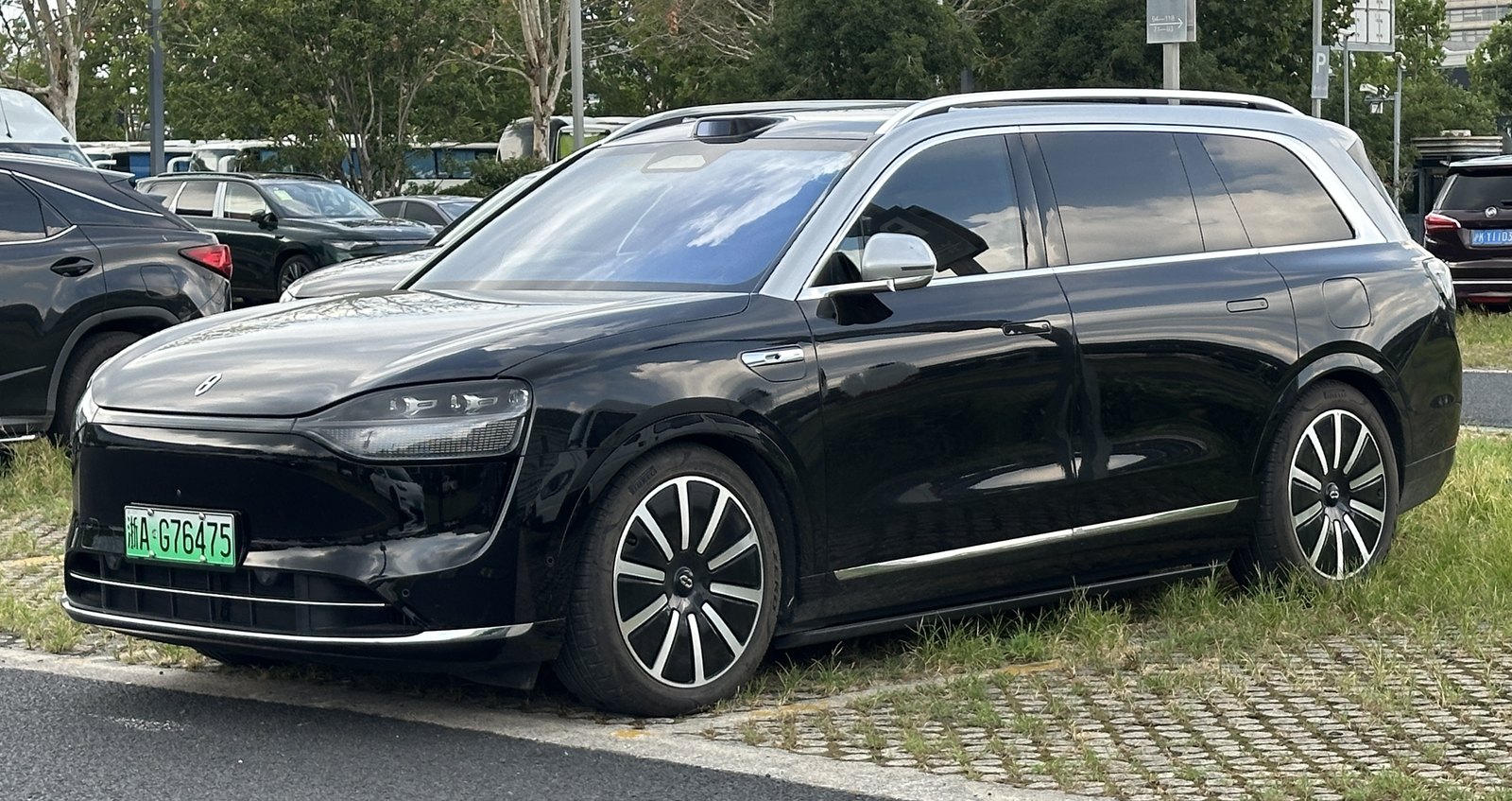Aito M9 Ultimate — SUV (EREV)