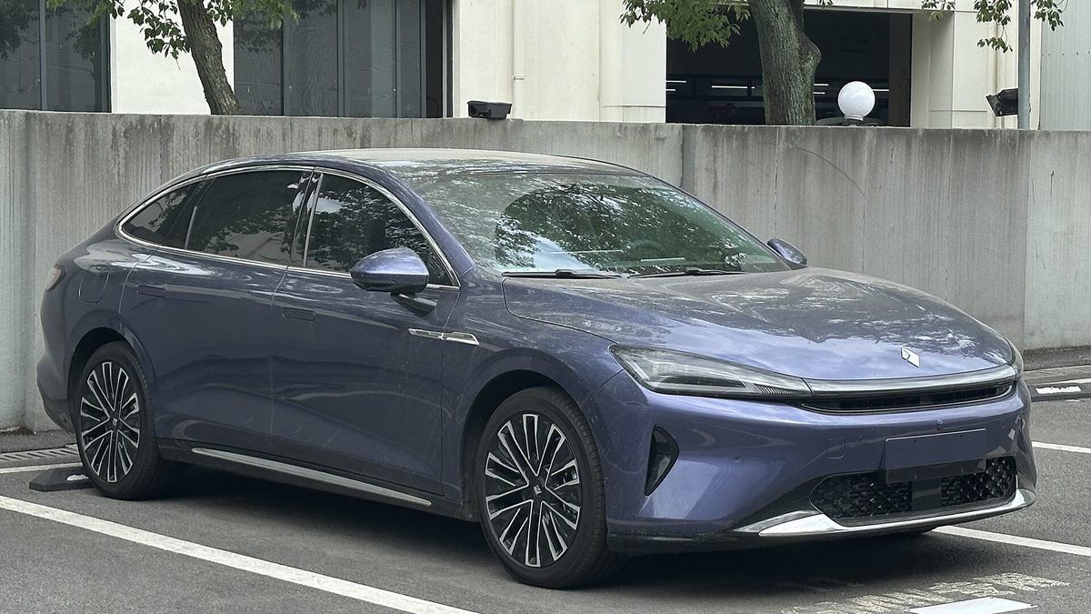 Baojun Xiangjing PHEV — Sedan (PHEV)