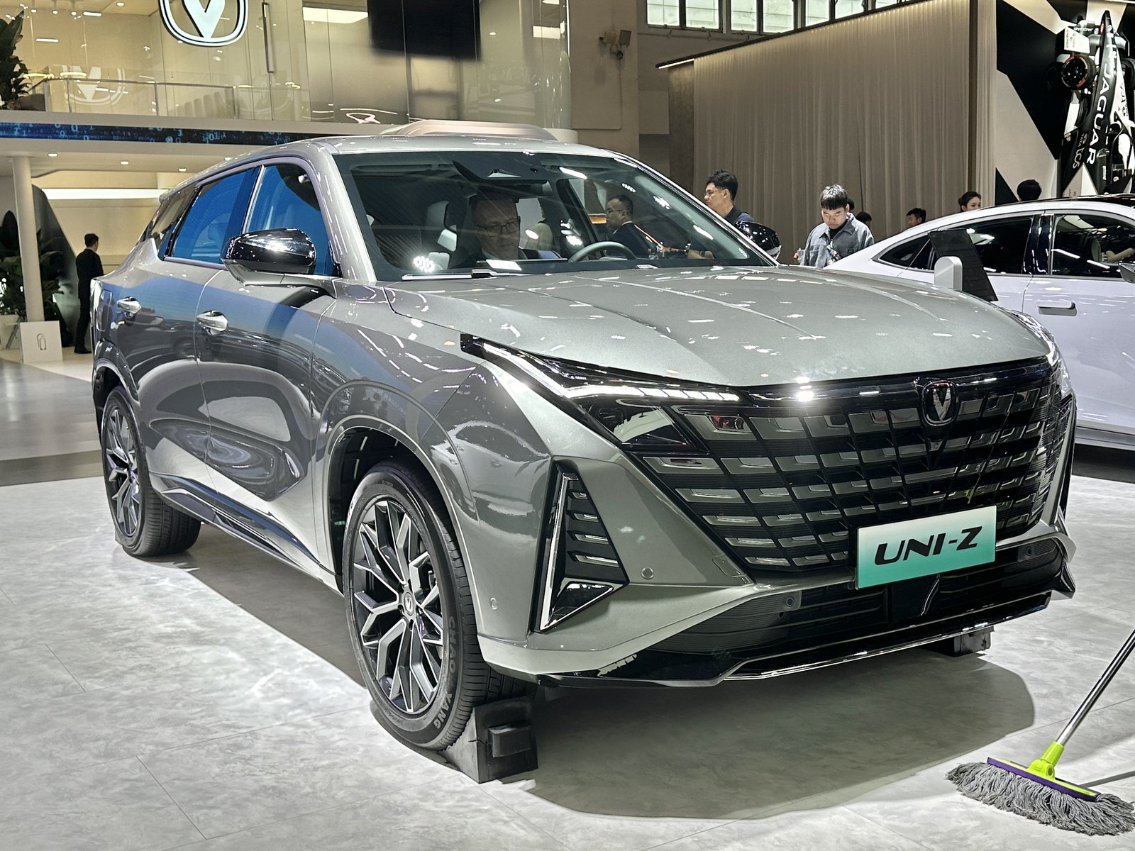 Changan UNI K IDD — SUV (PHEV)
