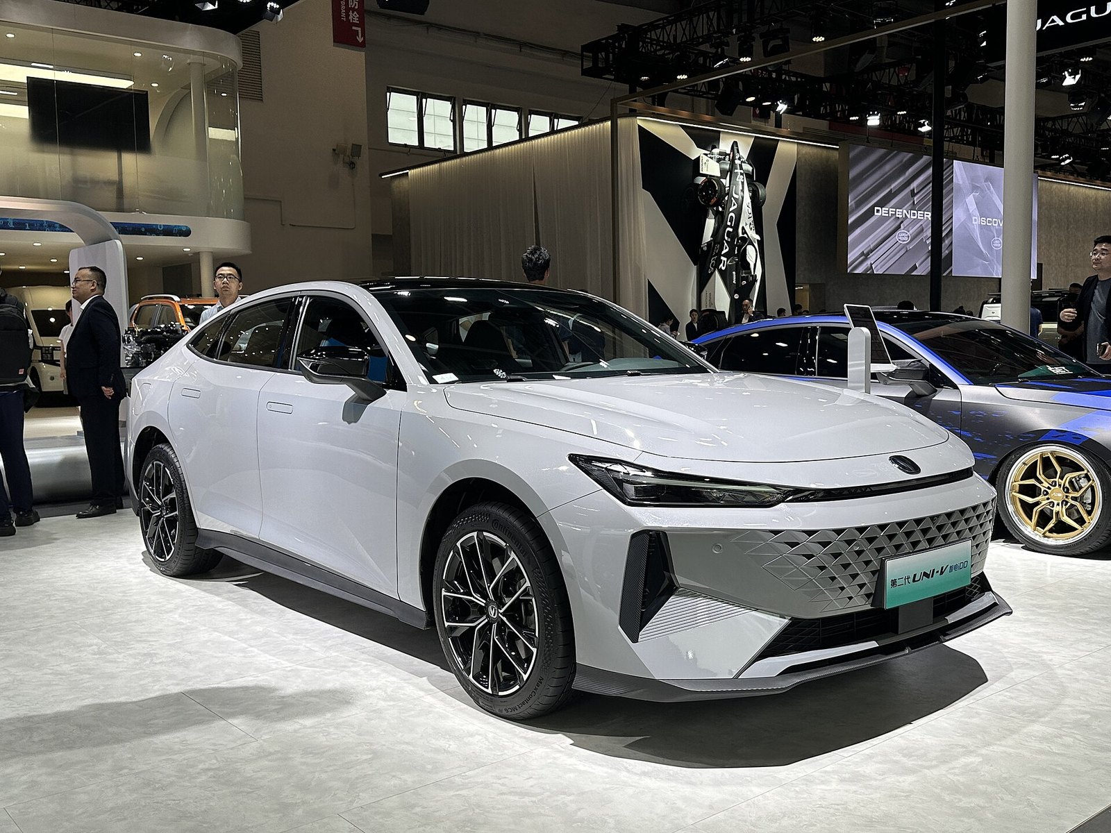 Changan UNI V IDD — SUV (PHEV)