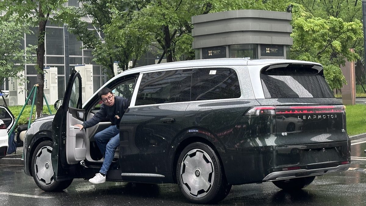 Leapmotor D19 — SUV (EREV)