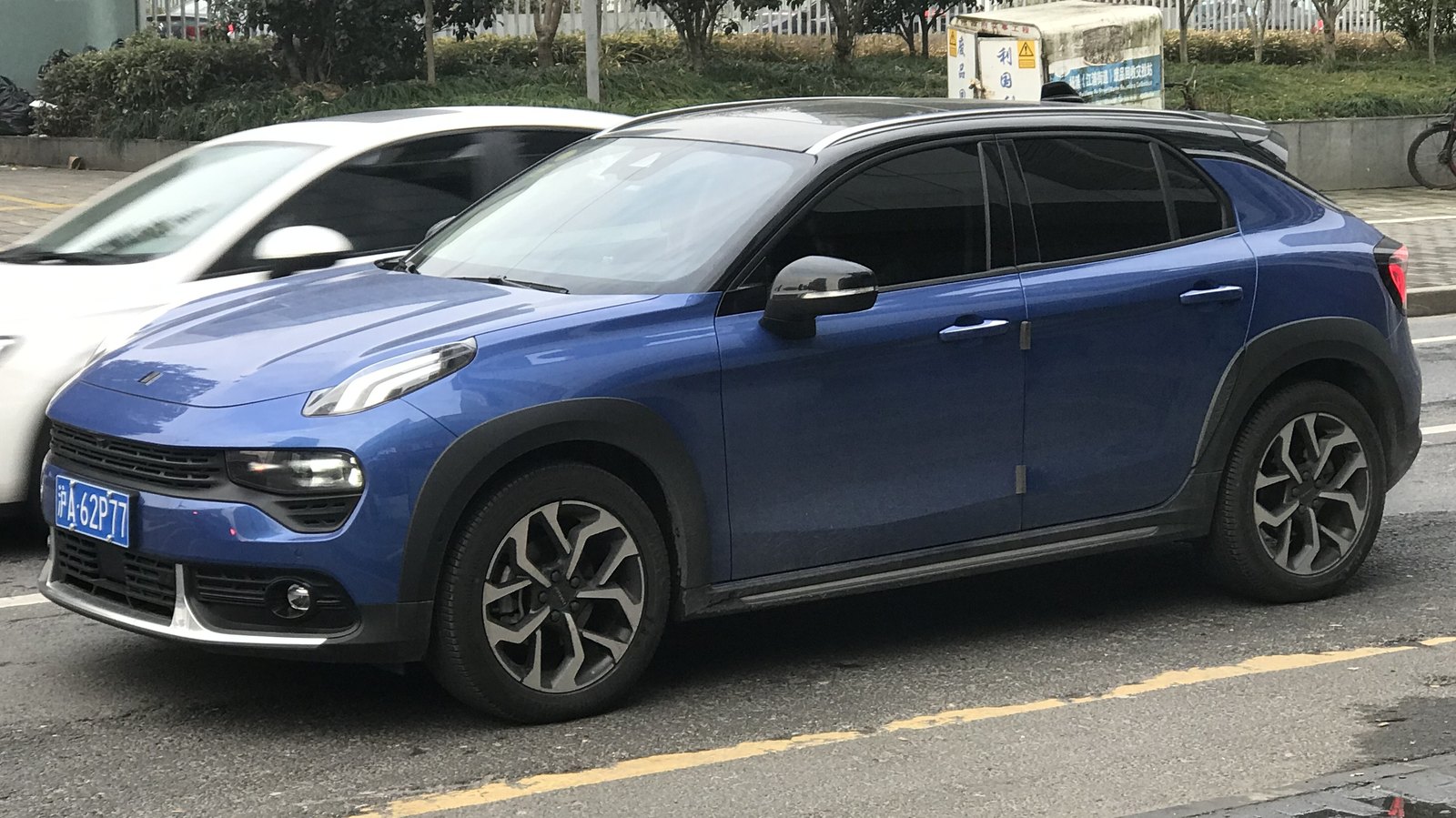 Lynk Co 02 — Lynk & Co SUV (BEV)