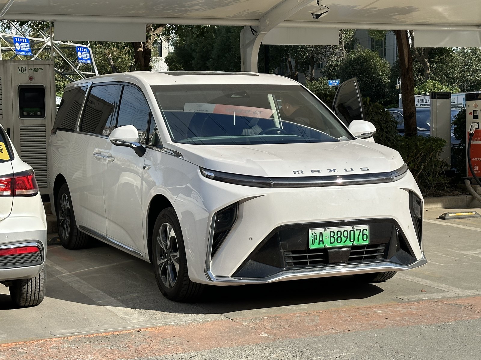 Maxus Mifa 9 — MPV (BEV)