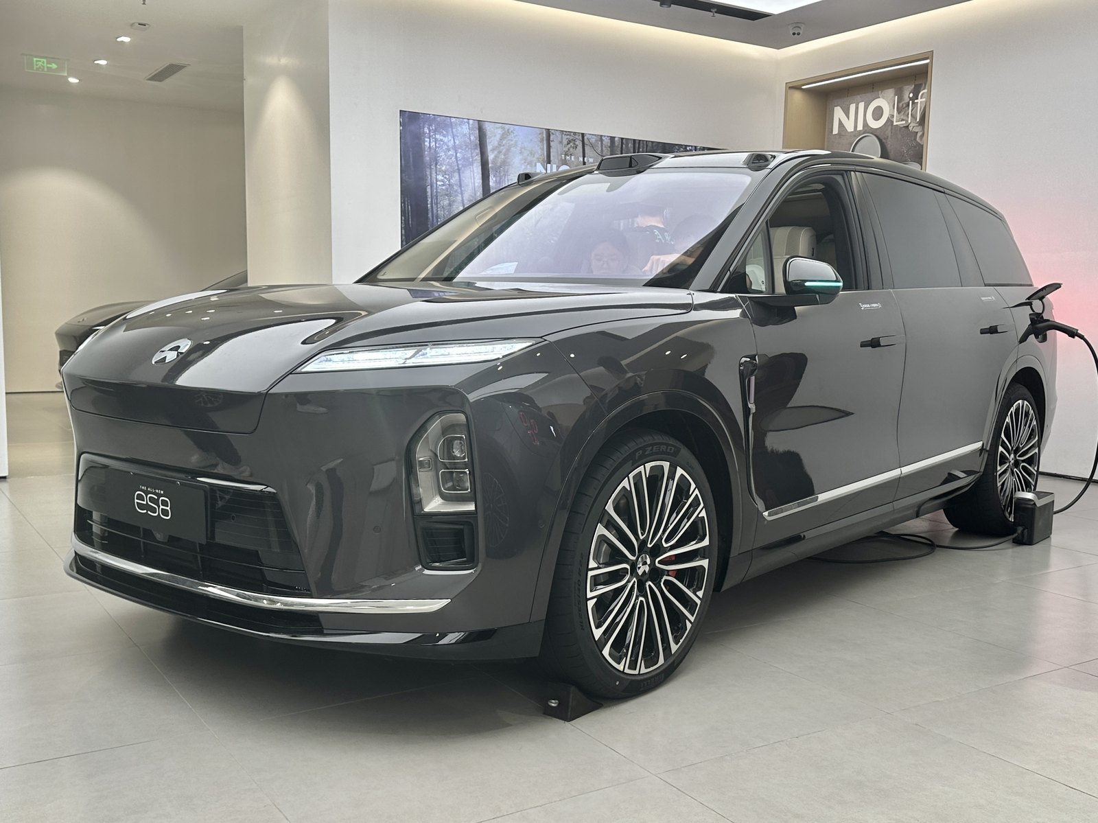 NIO ES8 — SUV (BEV)