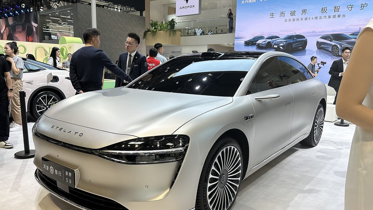Stelato S9 — Sedan (BEV)