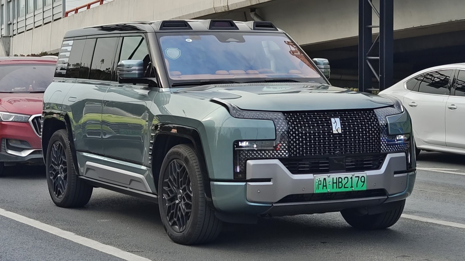 Yangwang U8 — SUV (EREV)